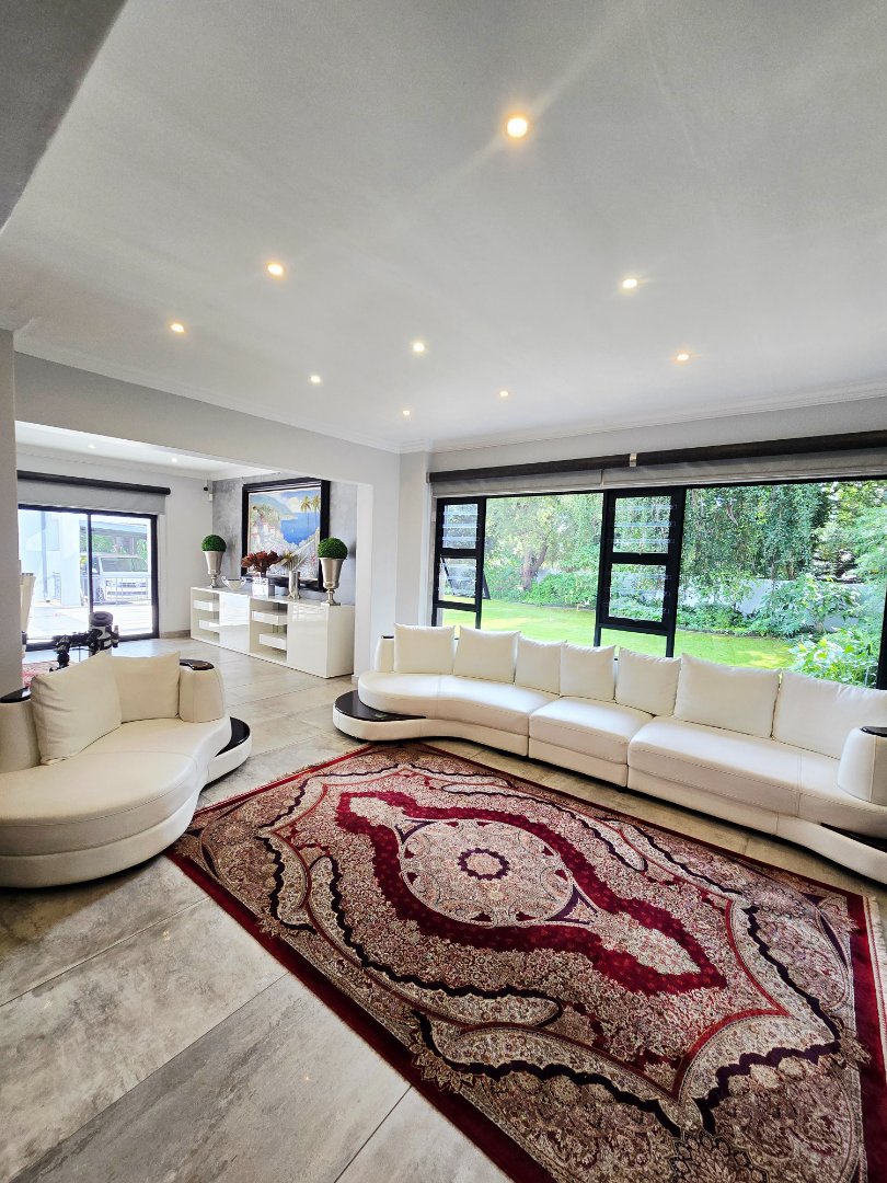 6 Bedroom Property for Sale in Wilkoppies North West